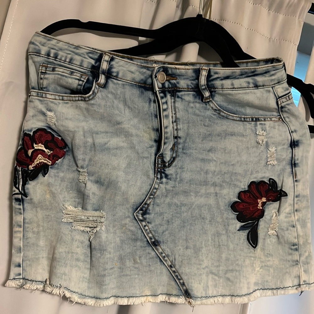 Jean embroidered skirt